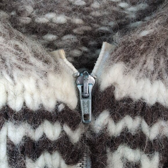 Cowichan-Style Wool Zip Sweater Brown Cream Moose Pattern – Unisex 20" - Picture 3 of 8